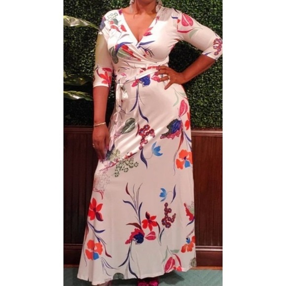Dresses & Skirts - Womens Tropical Floral Wrap Maxi Dress‎  3/4 Sleeve Large w/ necklace & earrings